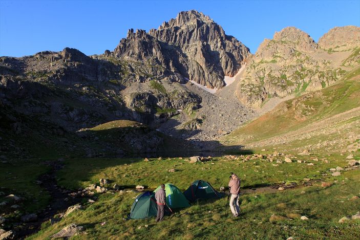Bulutların Üzerindeki Marsis Dağı