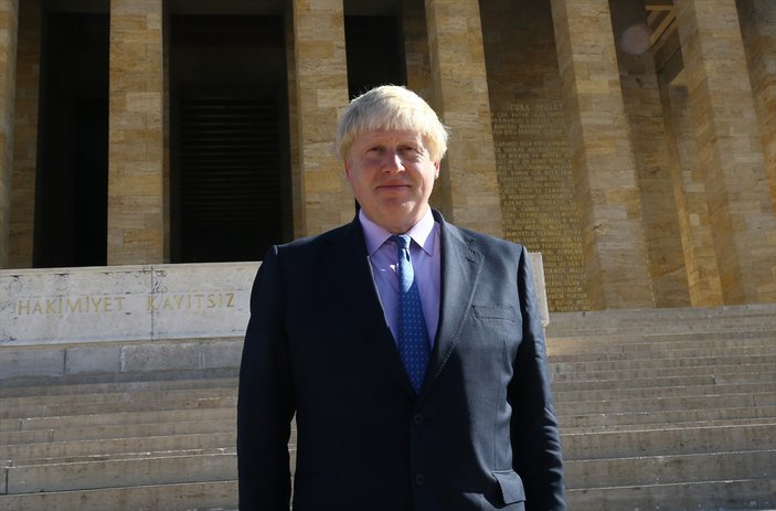 Boris Johnson Anıtkabir'i ziyaret etti