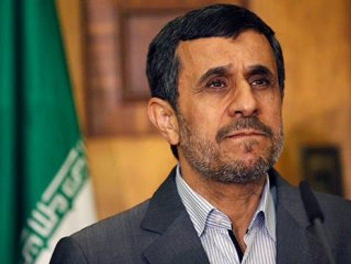 Ahmedinejad Hamaney’in tavsiyesine uydu: Aday olmuyorum