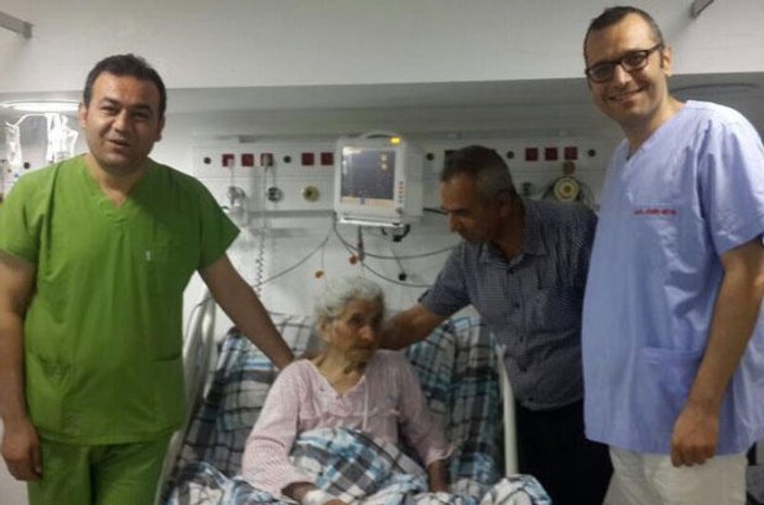 Mersin'de 107 yaşındaki kadına anjiyo yapıldı