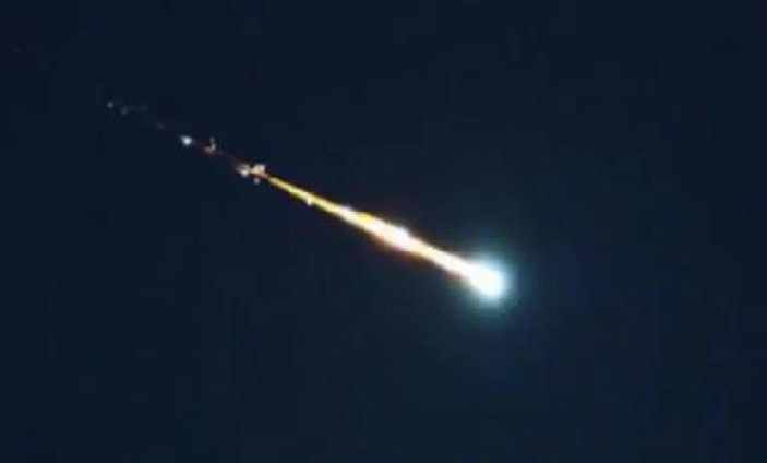 Avustralya'da denize meteor düştü
