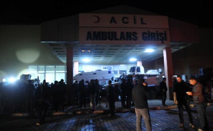 Hakkari'de TIR minibüse çarptı: 4 ölü, 11 yaralı