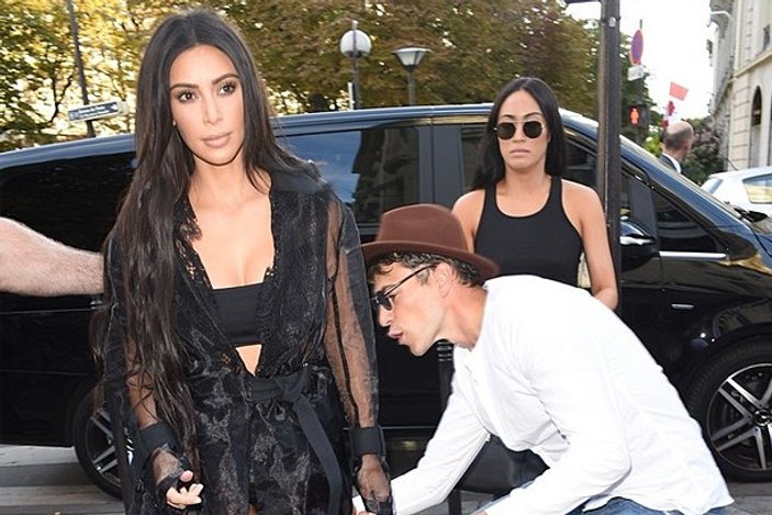 Kim Kardashian'ın kalçasını öpmek istedi