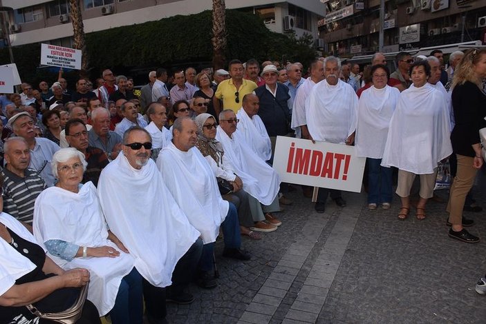 İzmir'de CHP'li belediye protesto edildi