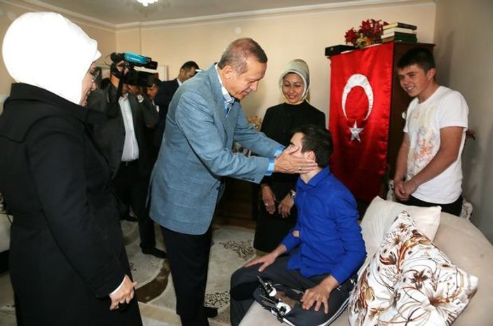 Erdoğan'dan Kazan'daki şehit ailelerine taziye ziyareti