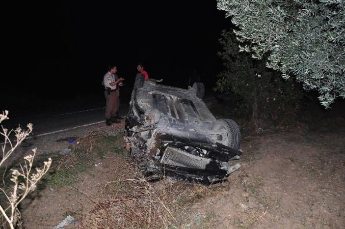 İznik'te 2 otomobil kafa kafaya çarpıştı: 1 ölü
