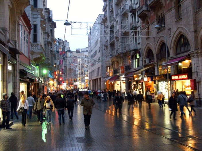 İstiklal Caddesi'ndeki mağazalar taşınıyor