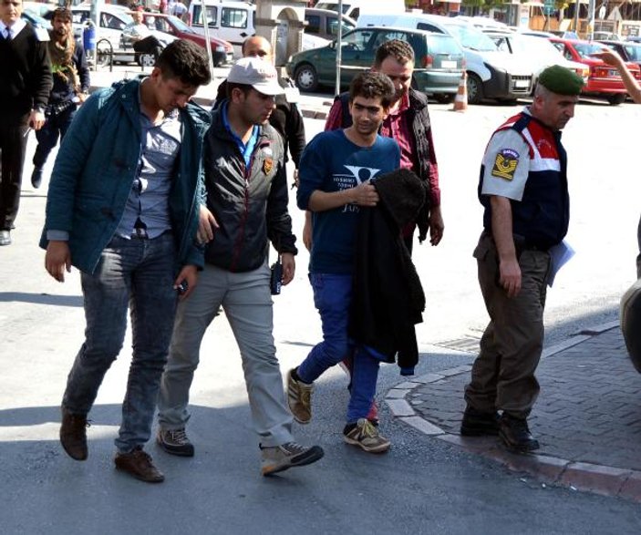 Ülkeye kaçak yollarla giren 45 mülteci yakalandı