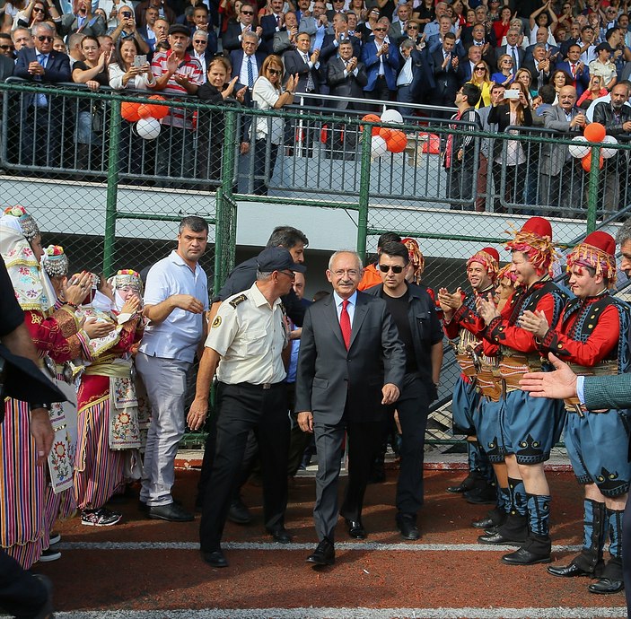 Kılıçdaroğlu İzmir'de toplu açılış törenine katıldı