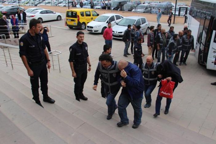 FETÖ soruşturmasını yürüten polise FETÖ gözaltısı