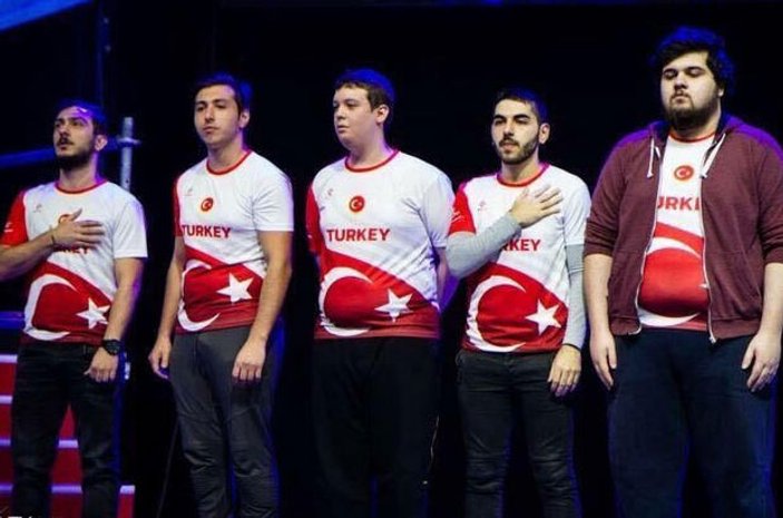 Türk gençleri Counter Strike'da dünya şampiyonu oldu