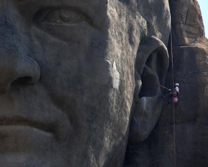 En büyük Atatürk maskı bakıma alındı