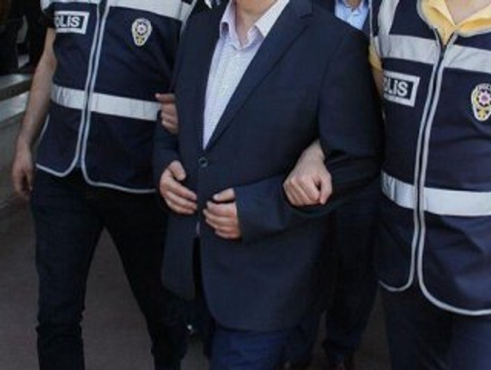 İzmir'de FETÖ operasyonu: 20 gözaltı