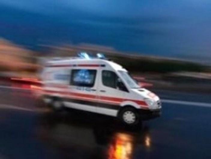 Mersin'de otomobil motosiklete çarptı: 2 ölü