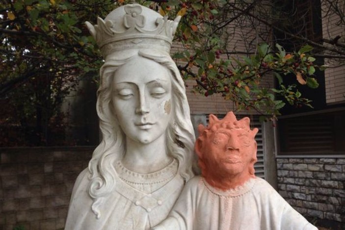 Kanada'da İsa heykeli restorasyonu Simpson'a benzetildi