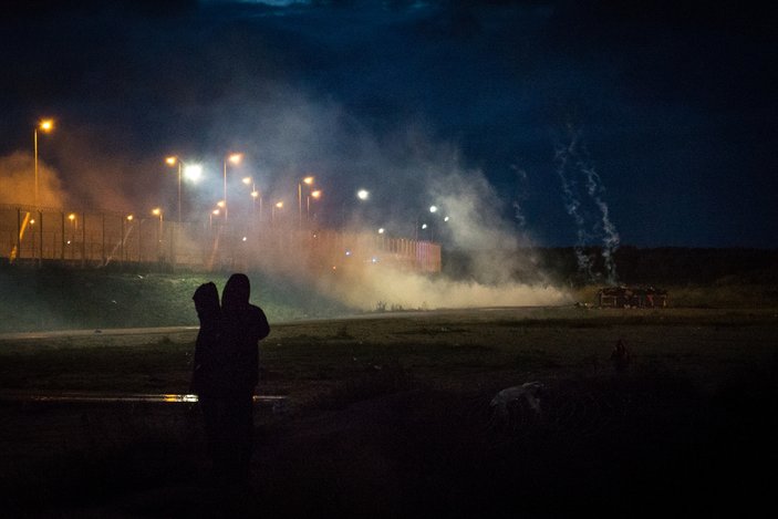 Fransız polisiyle sığınmacılar arasında çatışma çıktı