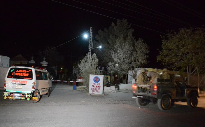 Pakistan'da polis eğitim merkezine saldırı: 61 ölü