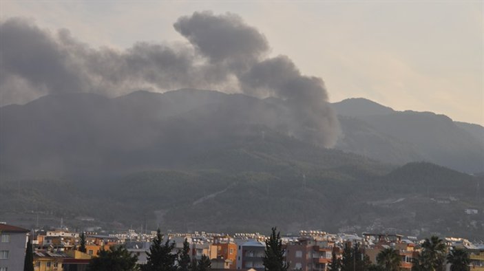 Taş ocağına saldıran teröristler kaçarken de ormanı yaktı