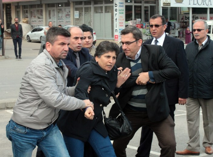 İzinsiz gösteri yapan 10 HDP'li gözaltına alındı