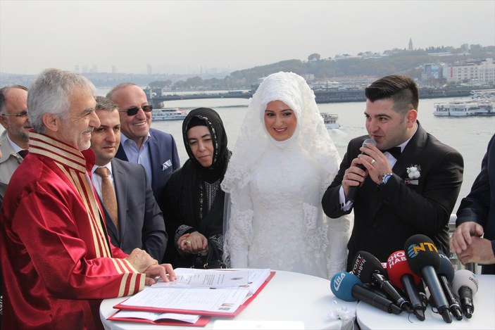 İstanbul metrosunda ilk nikah kıyıldı