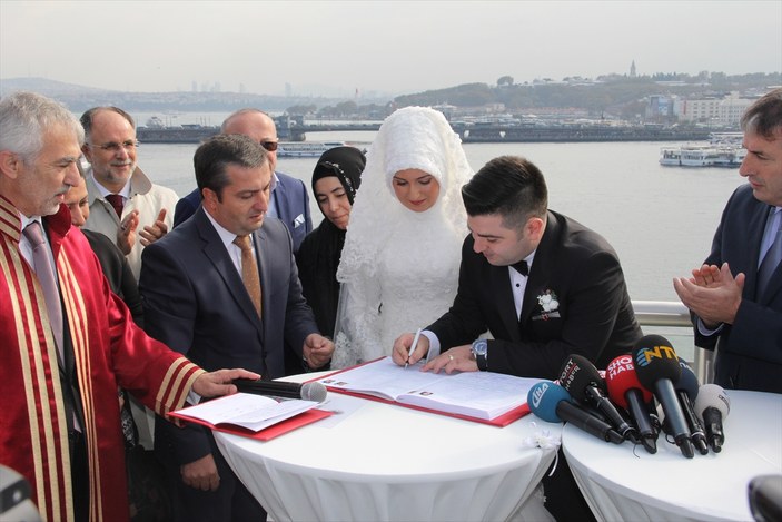 İstanbul metrosunda ilk nikah kıyıldı