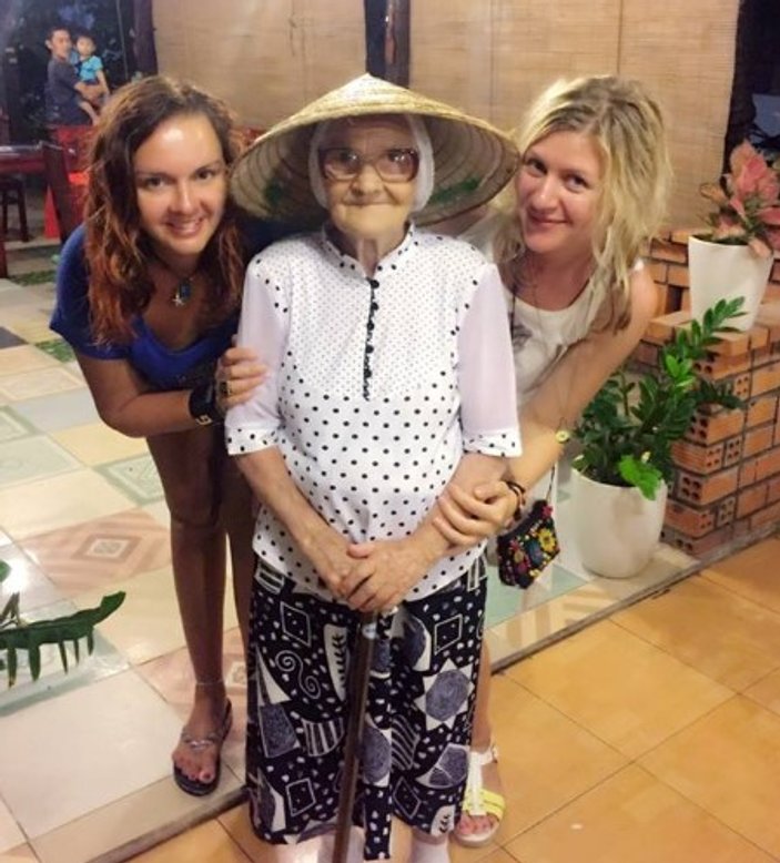 89 yaşındaki teyze Dünyayı geziyor