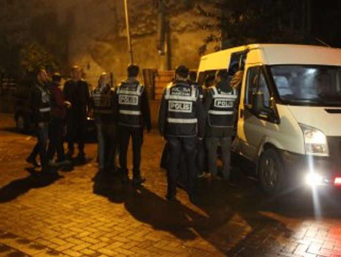 İzmir'de özel güvenliklere FETÖ operasyonu