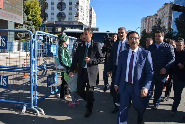 Cumali Atilla Diyarbakır Sur'da vatandaşlarla görüştü