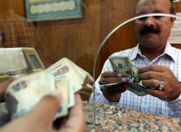 Mısır'da devalüasyon zamları getirdi