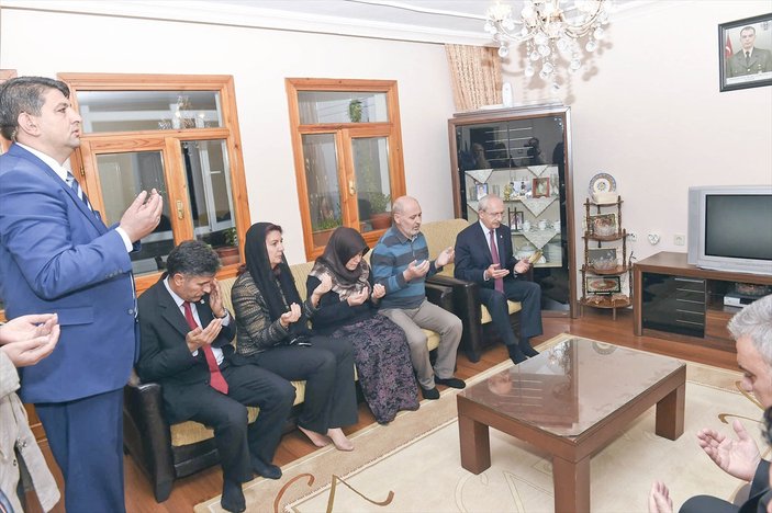 Kılıçdaroğlu'ndan şehit ailelerine taziye ziyareti