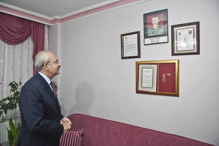 Kılıçdaroğlu'ndan şehit ailelerine taziye ziyareti