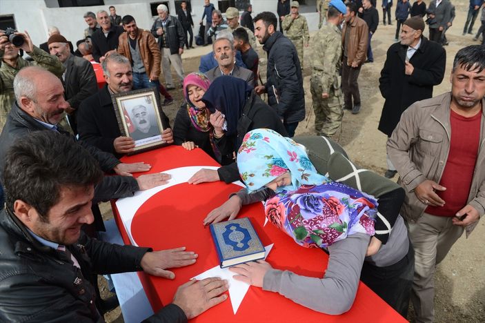 Vanlı şehit korucular son yolculuğuna uğurlandı