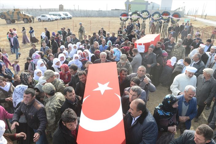 Vanlı şehit korucular son yolculuğuna uğurlandı