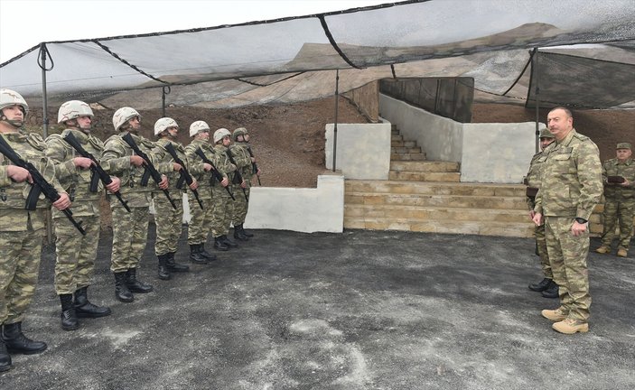 Aliyev Ermenistan cephe hattında