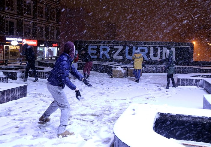 Erzurum'da karlı günler