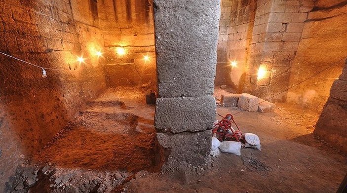 Ahır olarak kullanan alan 1500 yıllık sarnıç çıktı