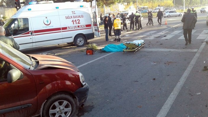 Kahramanmaraş'ta TIR refüje çarptı: 2 ölü