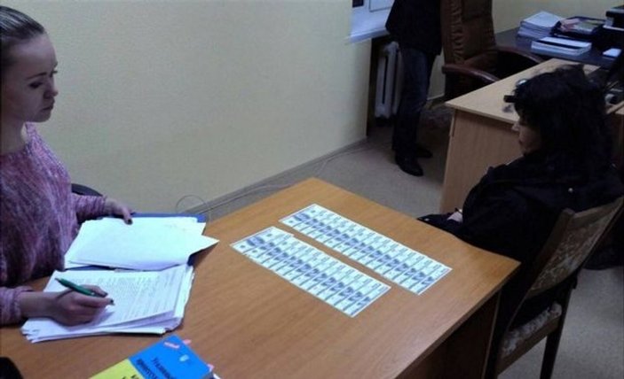 Ukrayna'da öğretmen öğrencisini satarken yakalandı