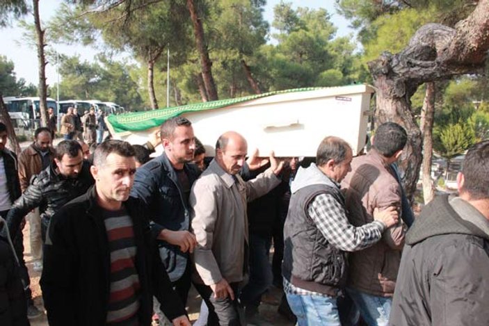 İzmir'de terörist cenazesine sert tepki