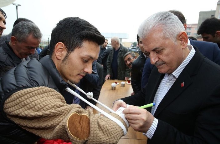 Başbakan Yıldırım hasta yakınıyla Bakan Akdağ'ı görüştürdü