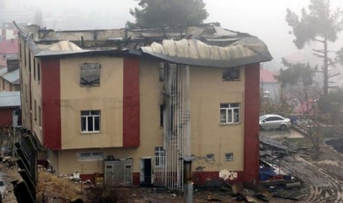 Adana'daki yurt yangını ile ilgili 4 kişi tutuklandı