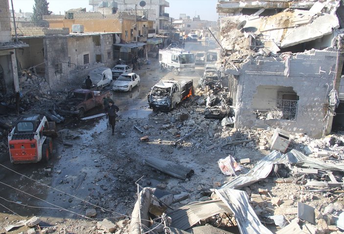 İdlib'de yerleşim yeri bombalandı