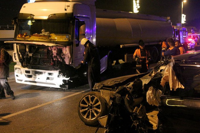 Beşiktaş'ta otomobil ile tanker çarpıştı