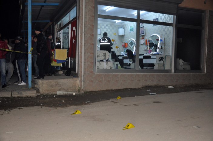 Bursa'da kuaför dükkanına silahlı saldırı