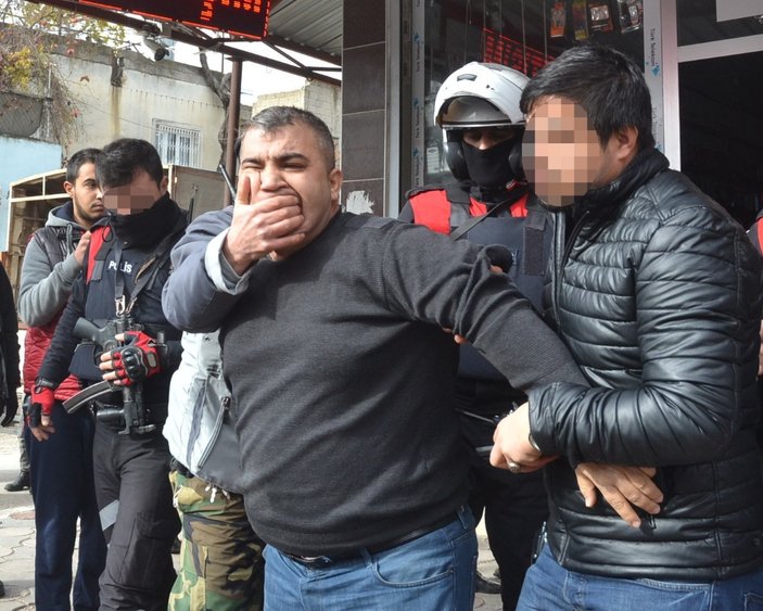 Adana'da polis terör operasyon yaptı vatandaşlar alkışladı
