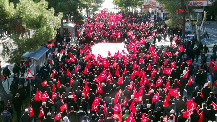 Şanlıurfa'da 'teröre tepki kardeşliğe davet' yürüyüşü