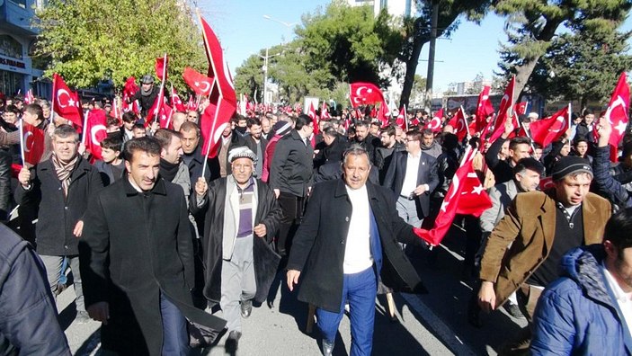 Şanlıurfa'da 'teröre tepki kardeşliğe davet' yürüyüşü