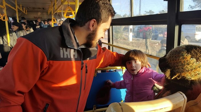 Halep'teki zulümden kurtulan ilk konvoy