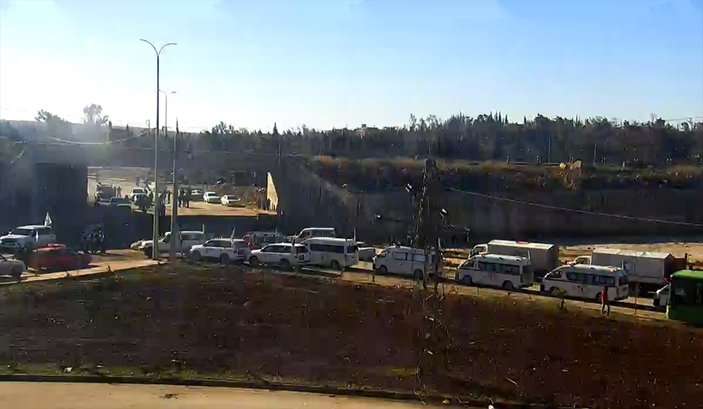 Konvoylar Halep'ten çıkıyor