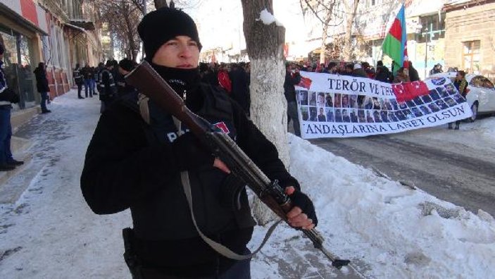 Kars'ta teröre lanet yürüyüşü